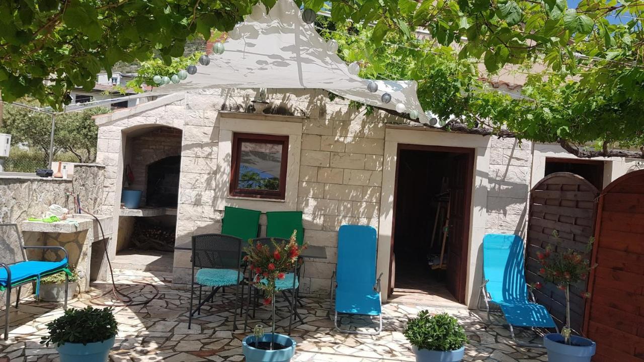 Apartments Popaj Komiza Luaran gambar