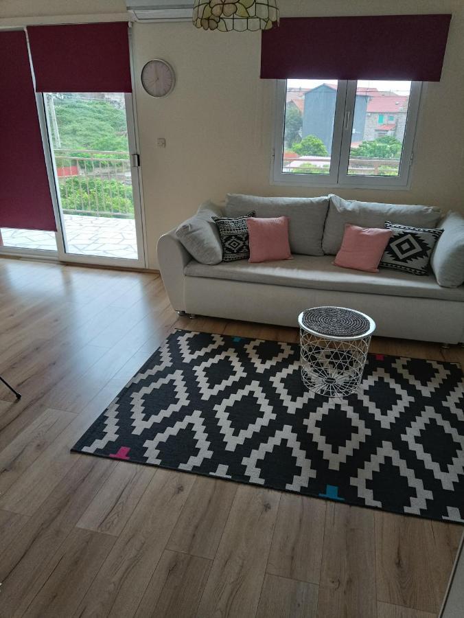 Apartments Popaj Komiza Luaran gambar