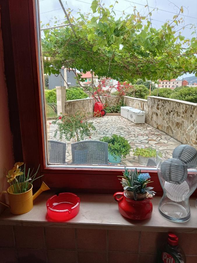 Apartments Popaj Komiza Luaran gambar