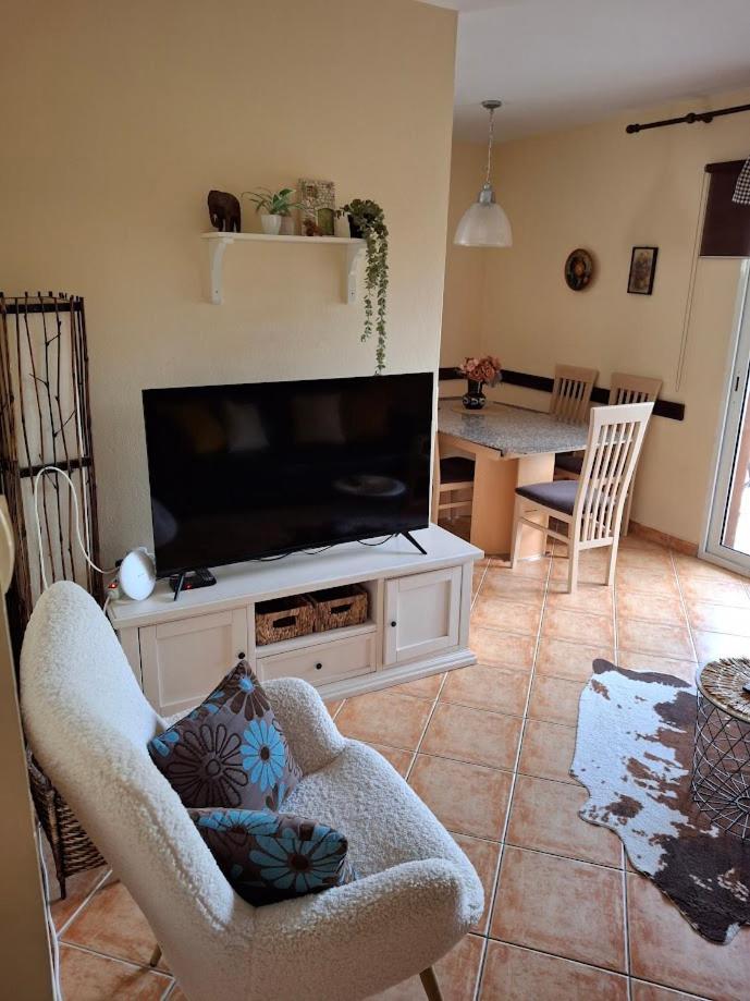 Apartments Popaj Komiza Luaran gambar
