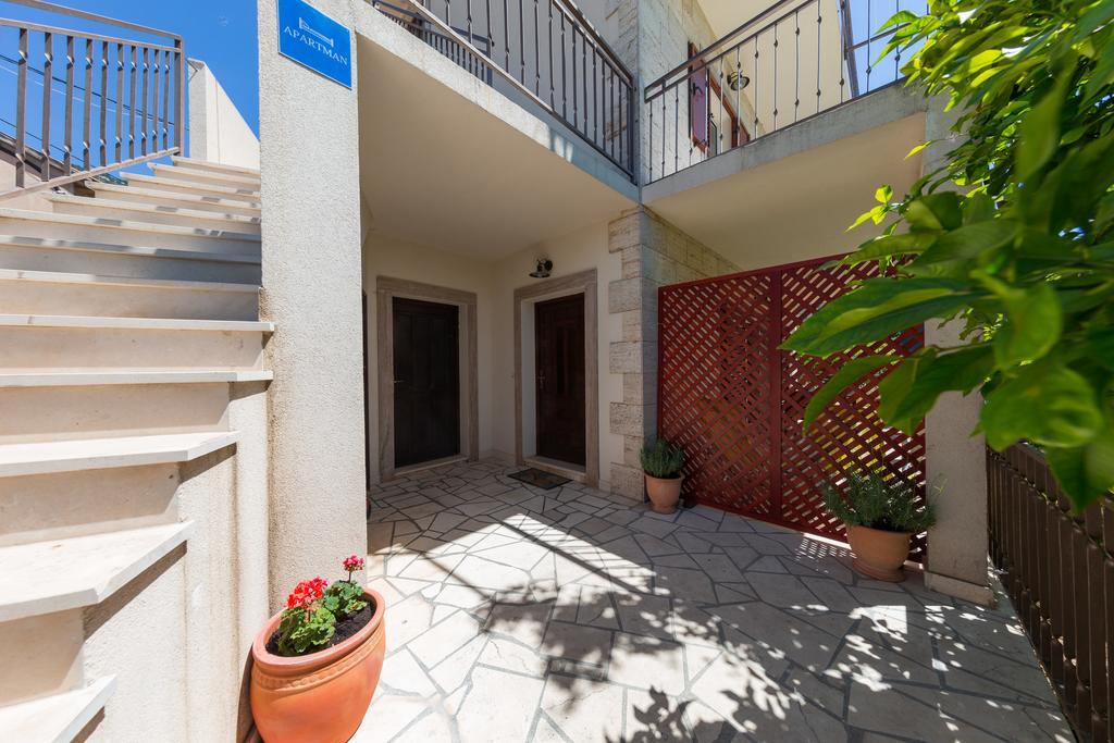 Apartments Popaj Komiza Luaran gambar