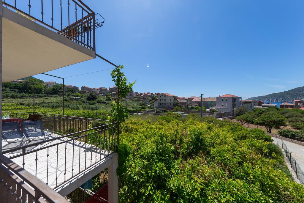 Apartments Popaj Komiza Luaran gambar