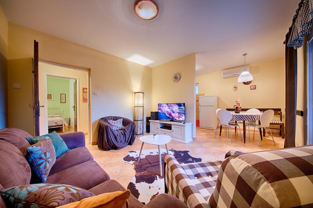 Apartments Popaj Komiza Luaran gambar