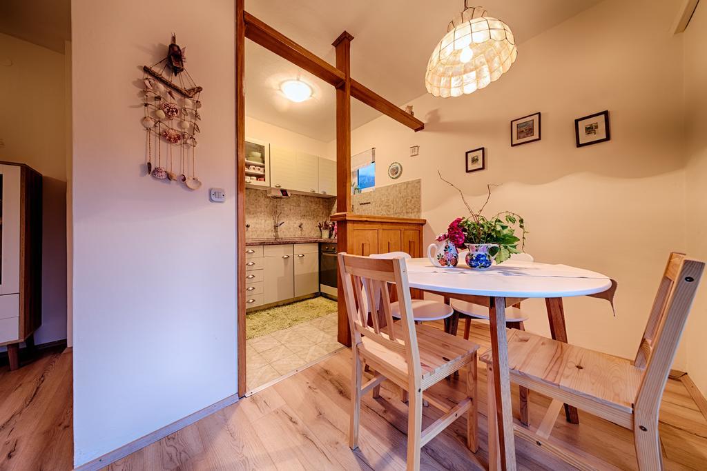 Apartments Popaj Komiza Luaran gambar