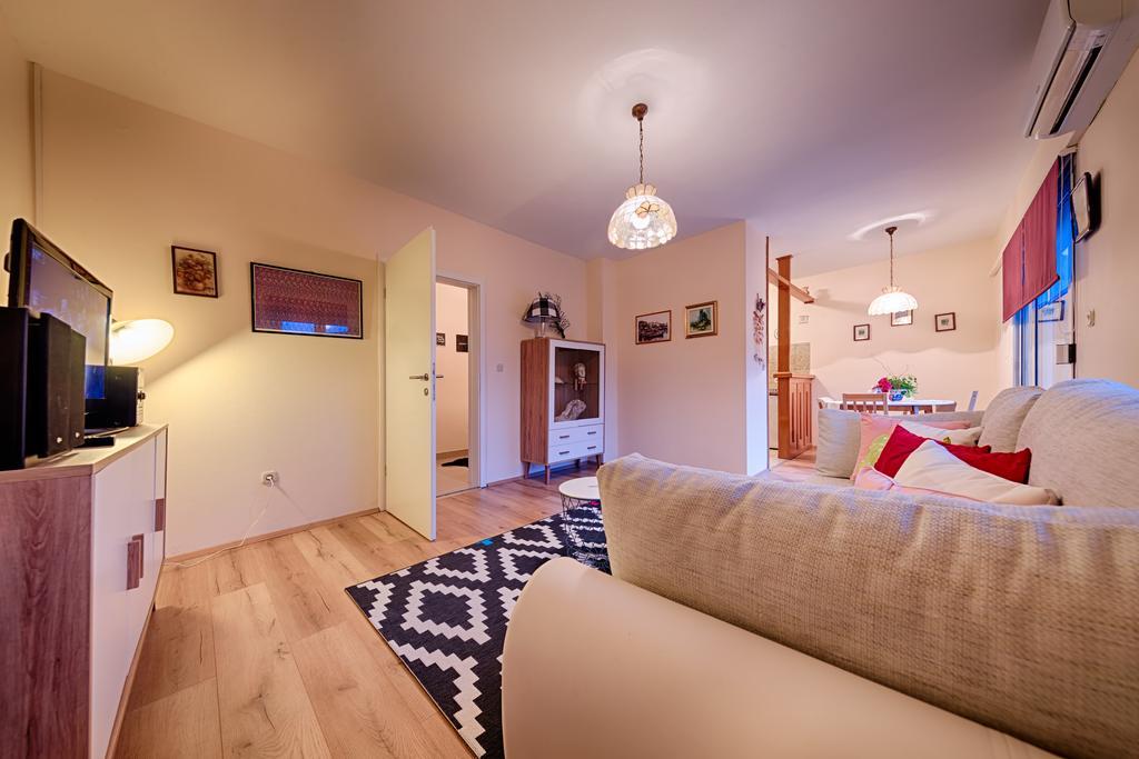 Apartments Popaj Komiza Luaran gambar